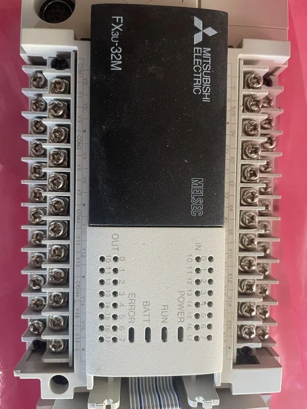 Програмируемый логический контроллер (PLC) Mitsubishi FX3U-32M
