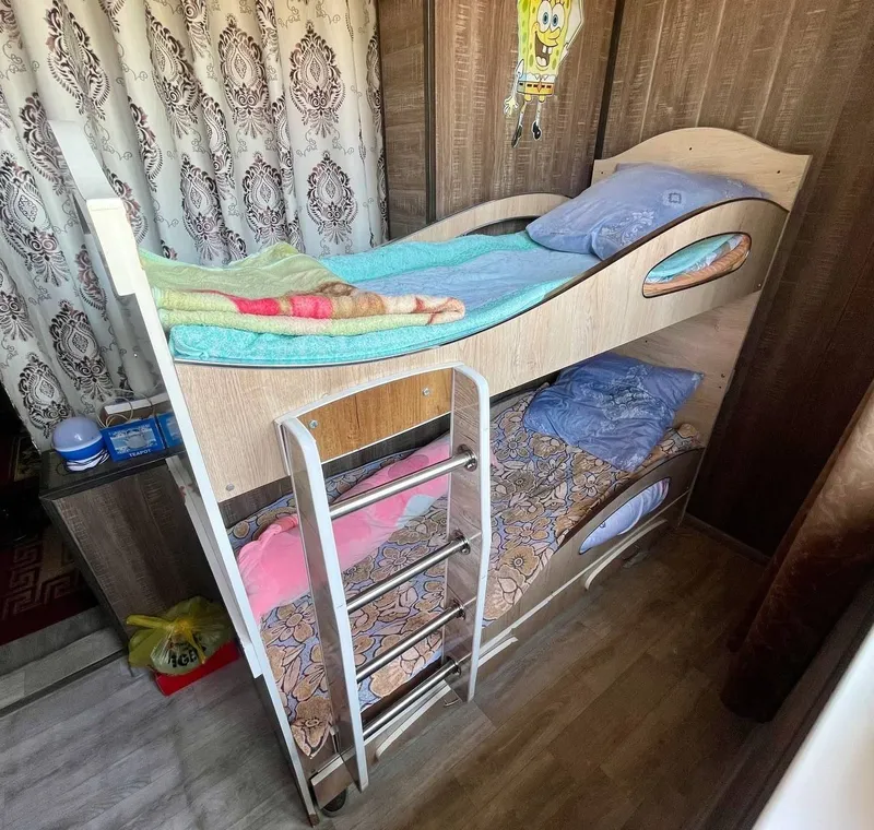 Двухъярусная кровать Двухъярусная кровать