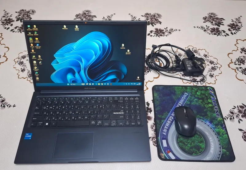 ASUS VivoBook 13-поколение i5 / 16GB / 1 ASUS VivoBook 13-поколение i5 / 16GB / 1