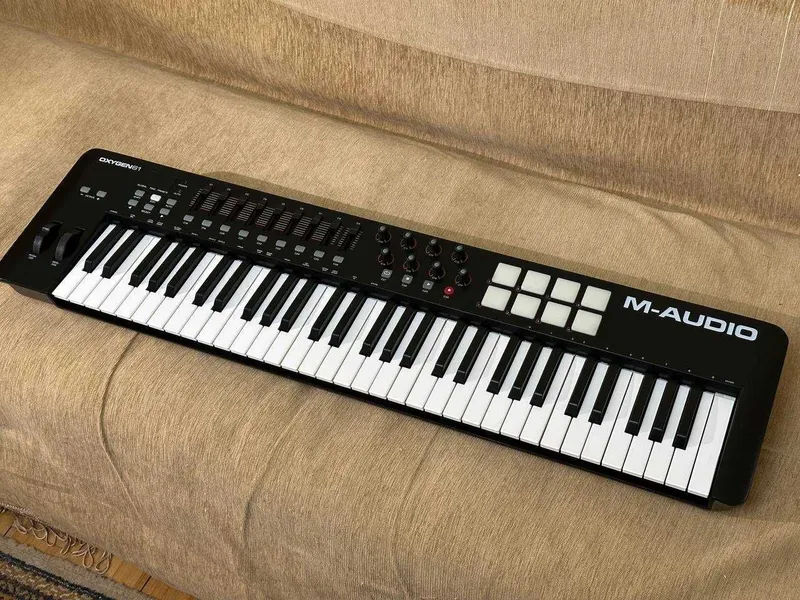 Миди-клавиатура M-Audio OXYGEN 61 MKV + педаль M-Audio SP-2 3 Миди-клавиатура M-Audio OXYGEN 61 MKV + педаль M-Audio SP-2 3
