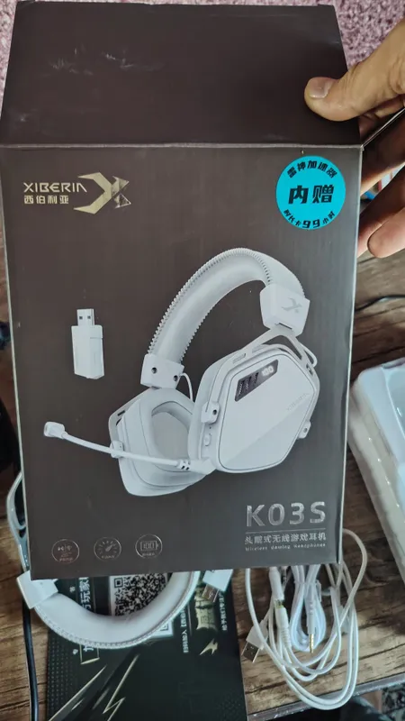 Продам компьютерный наушник беспроводной новый 1