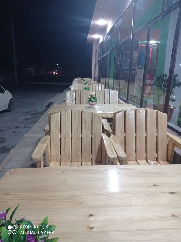 Yog‘och stol va stullar sotiladi (kafe va restoranlar uchun)