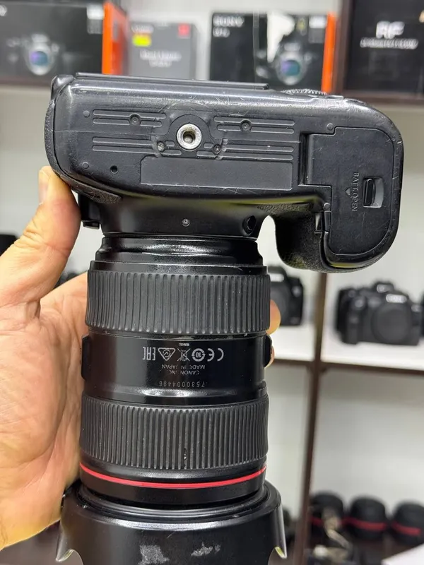 Canon 6D mark 2. 24 ga 105 2 chi pakalina obyektivi bilan birgalikda 2 Canon 6D mark 2. 24 ga 105 2 chi pakalina obyektivi bilan birgalikda 2