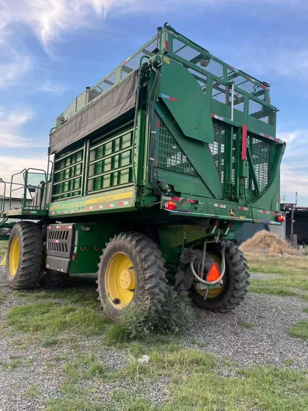 JohnDeere7660 bunkerli paxta terish mashinasi sotiladi 4