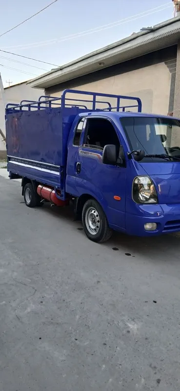 Kia bongo sotiladi mator xama joyi zur ishlaydi Kia bongo sotiladi mator xama joyi zur ishlaydi