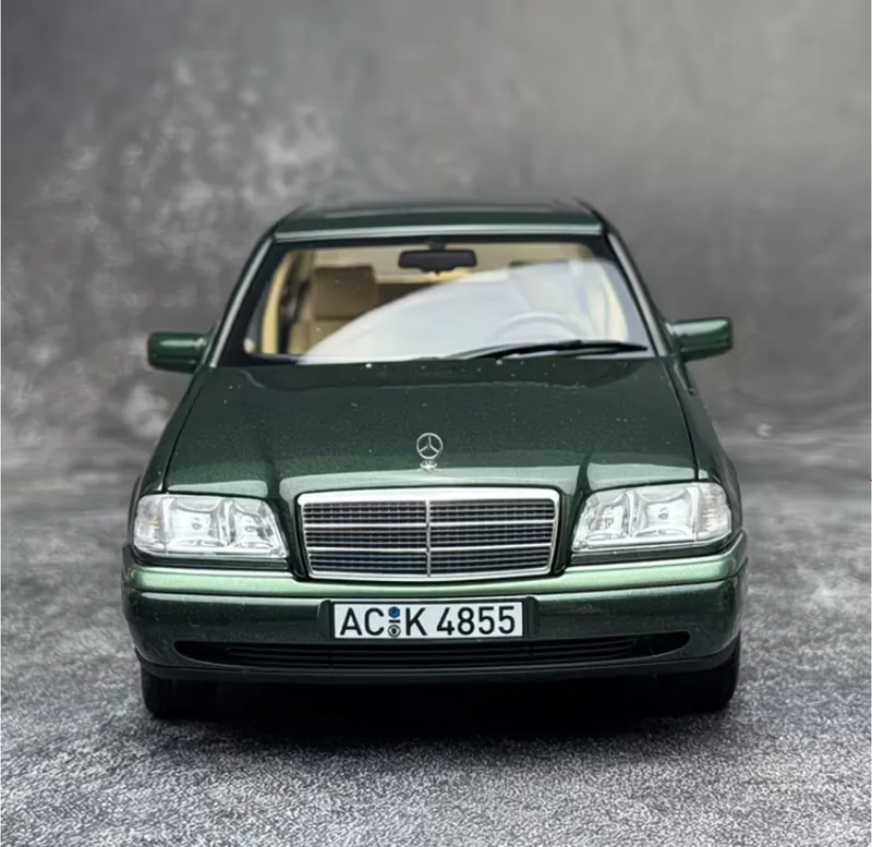 1:18 Mercedes C-Class 1993 kolleksion mashinacha 3 1:18 Mercedes C-Class 1993 kolleksion mashinacha 3