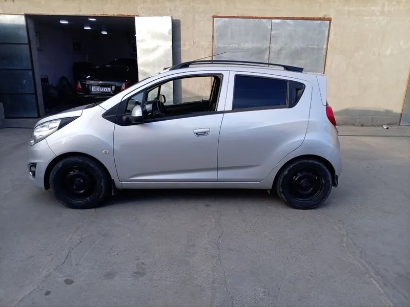 Chevrolet Spark 2014 — фото 1
