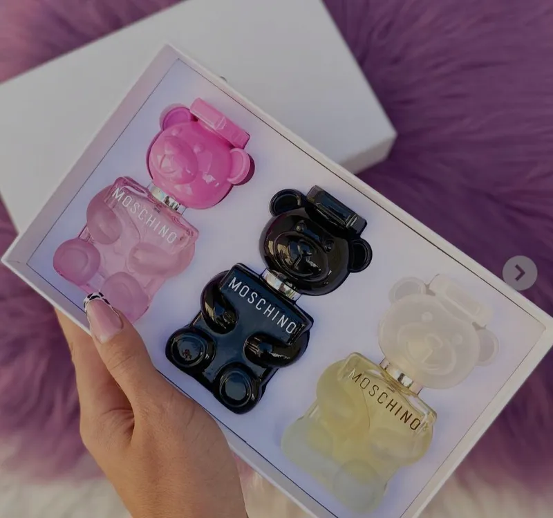 Moschino atir nabor 1 Moschino atir nabor 1