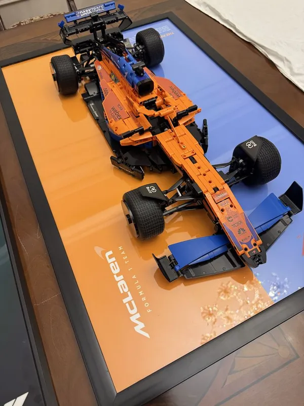 Лего F1 maclaren вместе с рамкой. Уже собранный ! 3