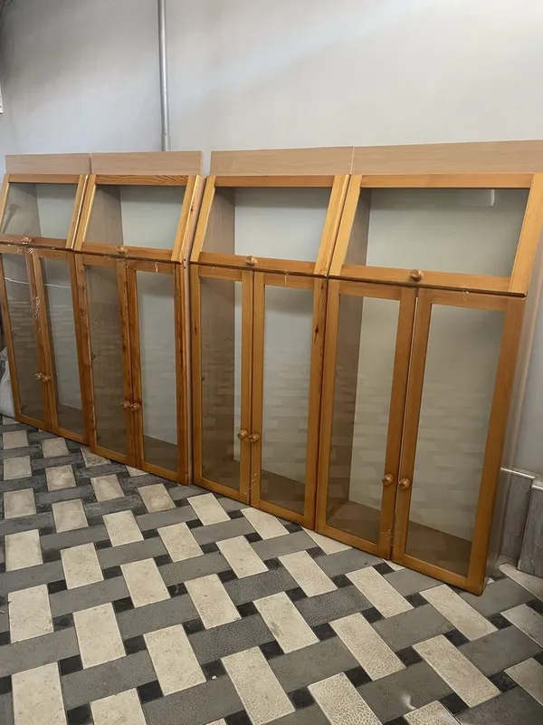 Продам витринные шкафы для магазина 1 Продам витринные шкафы для магазина 1