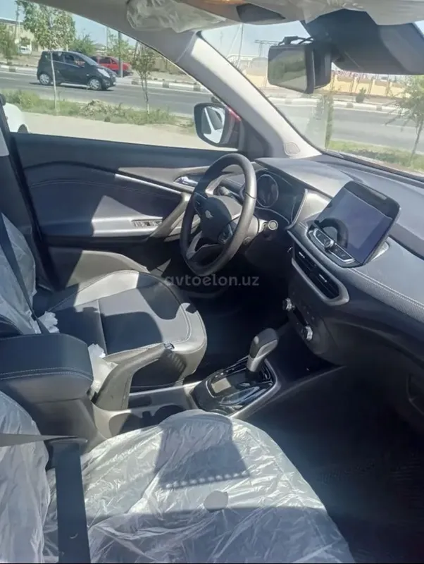 Tracker 2 premier plus 2023 dekabr 11.500km — фото 3