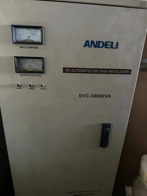 Стабилизатор напряжения ANDELI SVC-30000VA 30 кВА — автоматический 1 Стабилизатор напряжения ANDELI SVC-30000VA 30 кВА — автоматический 1