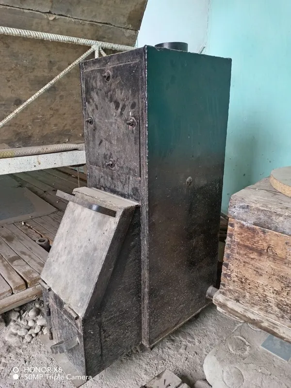 Katyo'l yangi. 150 kvadratgacha isitadi. Ko'mir, o'tin, gaz va elektr