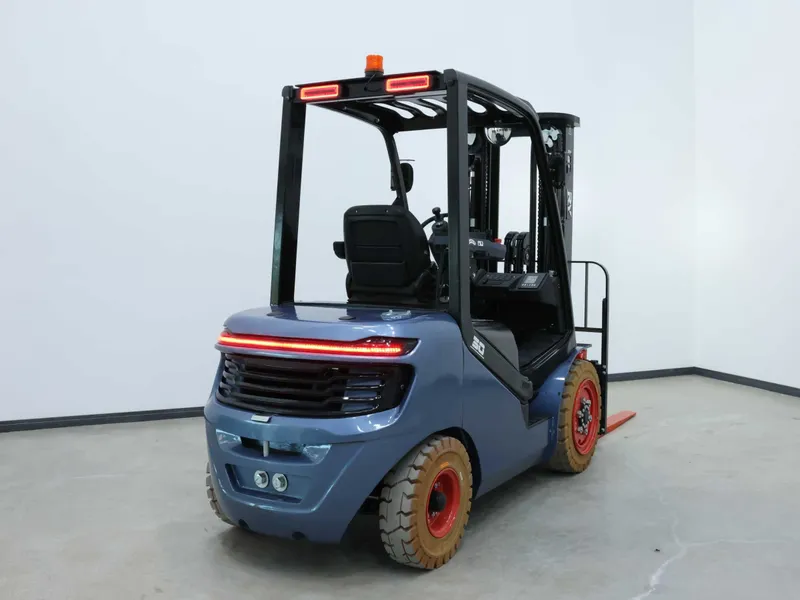 Вилочный электропогрузчик Royal Forklift 3 тонны Кара Kara — фото 3