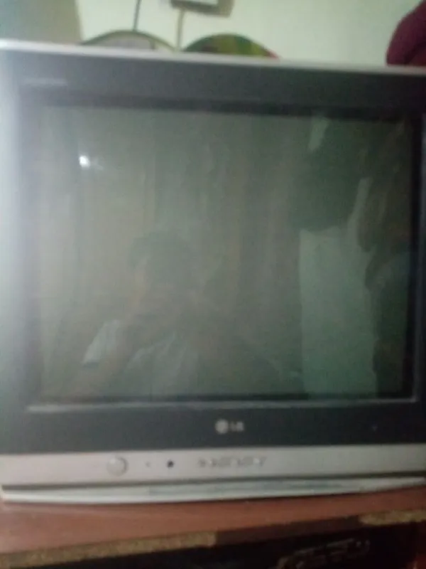 LG televizor sotiladi 400ming
