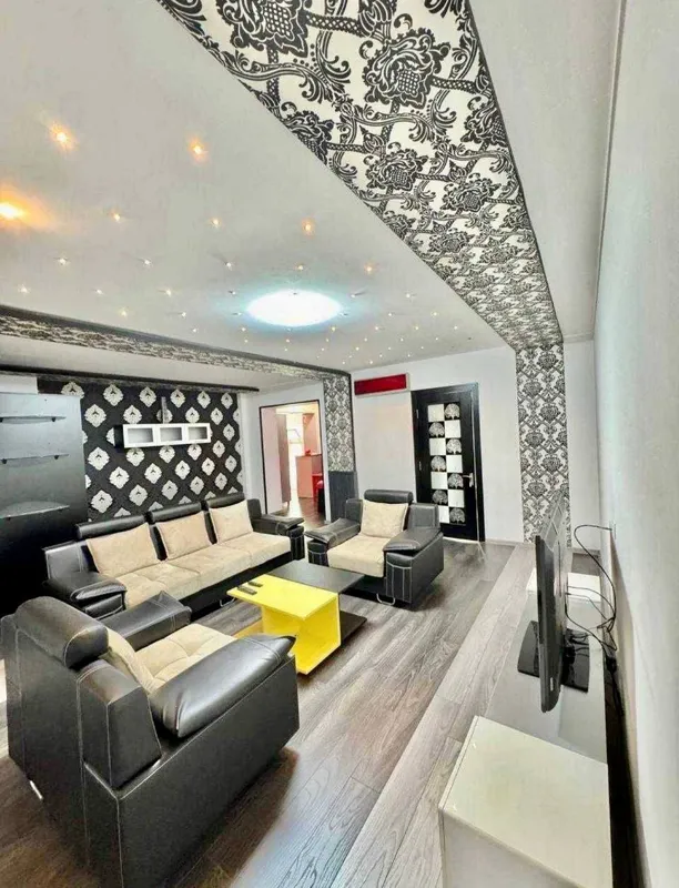 Продаётся 3-комнатная квартира, 82 м², 3/5, Мирабадский район
