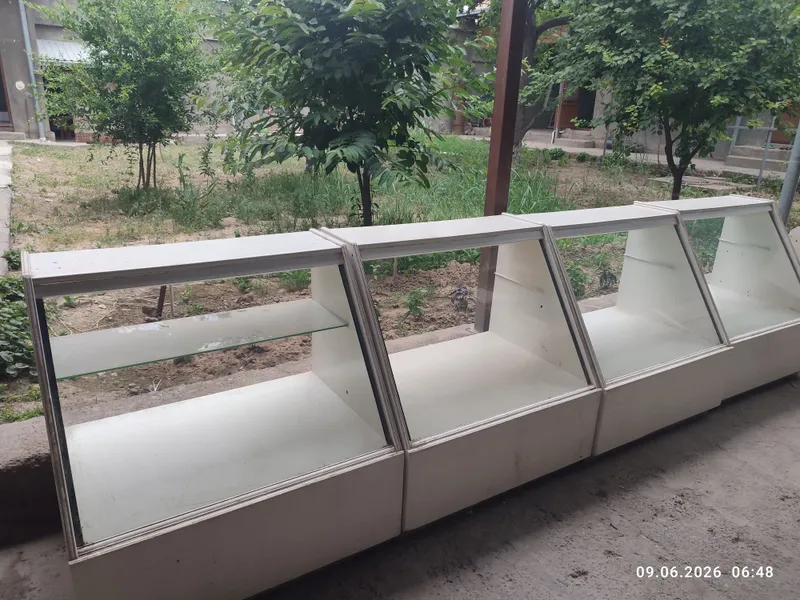Прилавки для магазина рабочий. Есть 4 штука