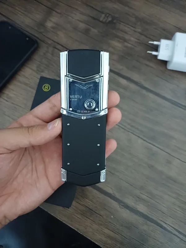 Vertu Signature 2