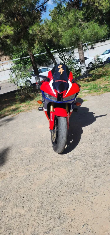 Honda CBR 600 RR 2015 — фото 2