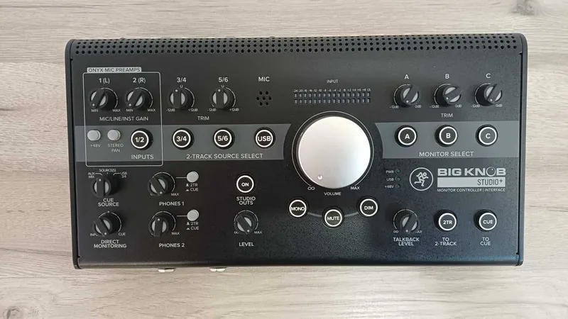 Звуковая карта для студийных мониторов Mackie Big Knob Studio+ — фото 1