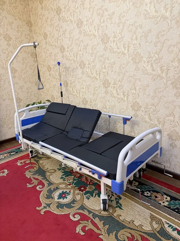 Многофункциональная механическая медицинская кровать — фото 2