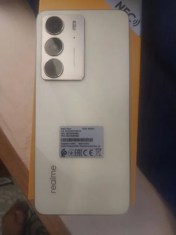 Realme c 75 gold svet — фото 3