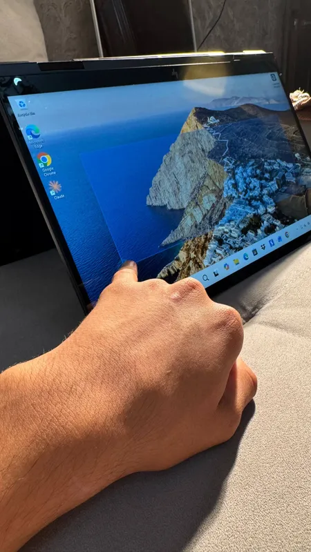 HP ENVY x360 Convertible + Sony WH-CH720N — фото 1