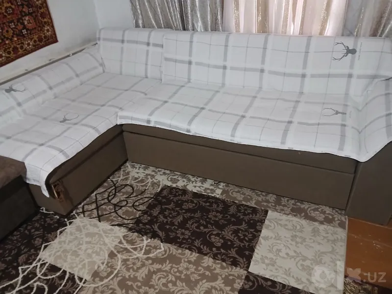 Yoyiladigan divan sotiladi 3 Yoyiladigan divan sotiladi 3