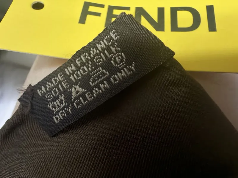 Платок FENDI оригиналь,сумочка . — фото 1