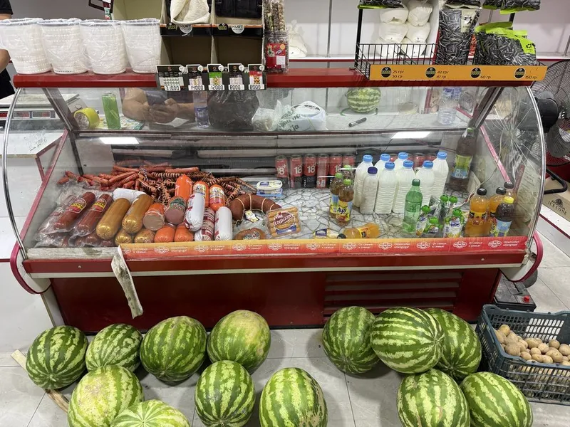 Savdo vitrinali sovutgich sotiladi 1