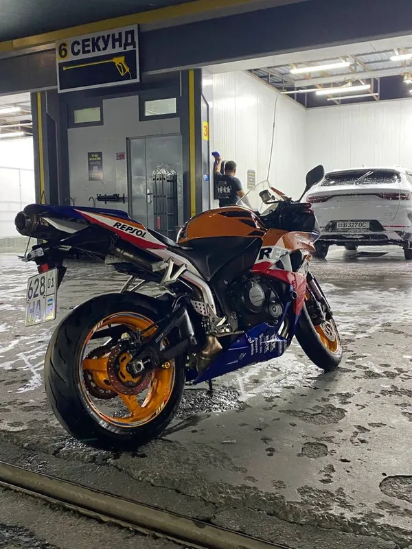 Honda CBR 600rr мотоцикл Хонда — фото 2