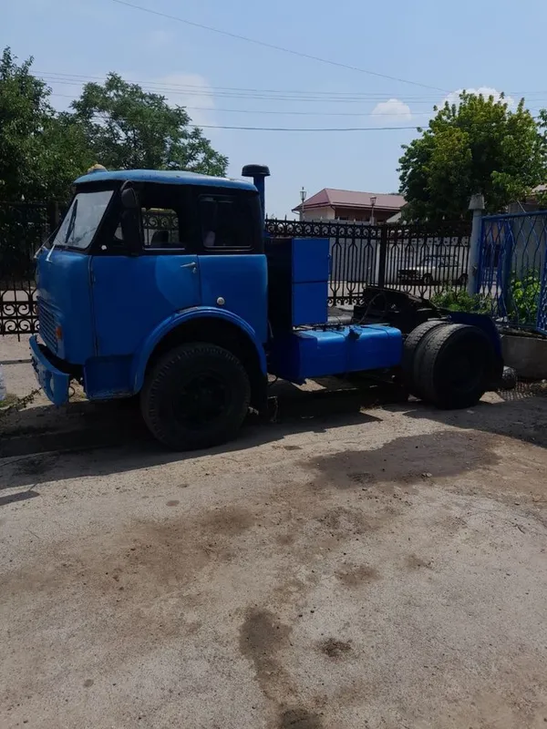 Продается тягач Маз 504 В 1