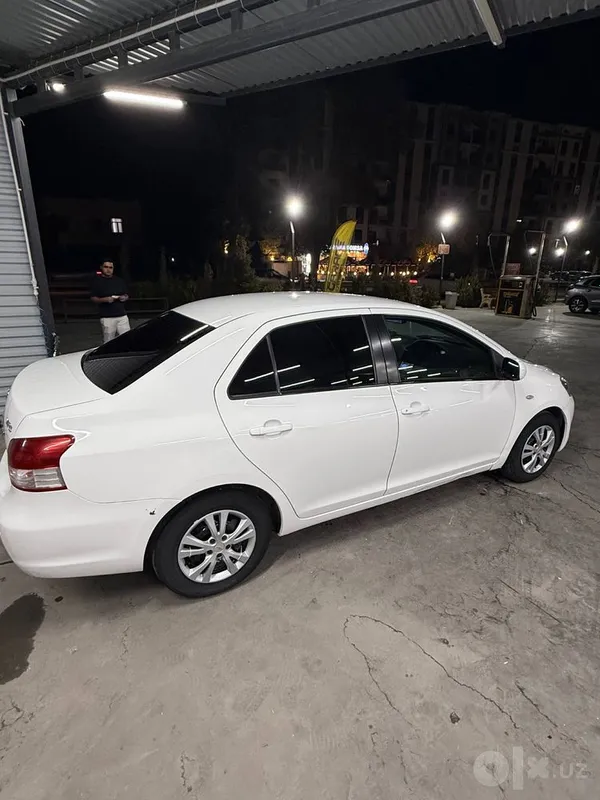 Tayota Yaris 2012 sedan 3 Tayota Yaris 2012 sedan 3