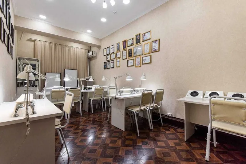 Отдельностоящее здание на Айбеке. Центр Ташкента. 1250м2 — фото 5 Отдельностоящее здание на Айбеке. Центр Ташкента. 1250м2 — фото 5