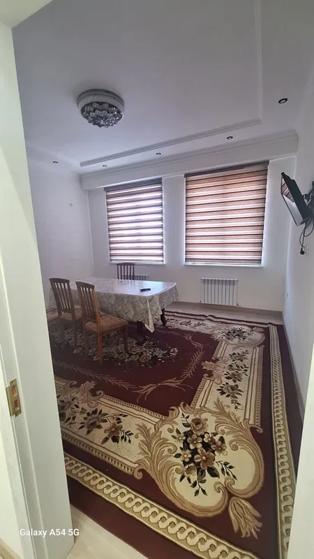 Кибрай сентирида жойлашган шинамгина 3 хонали квартира ижарага берилад — фото 1