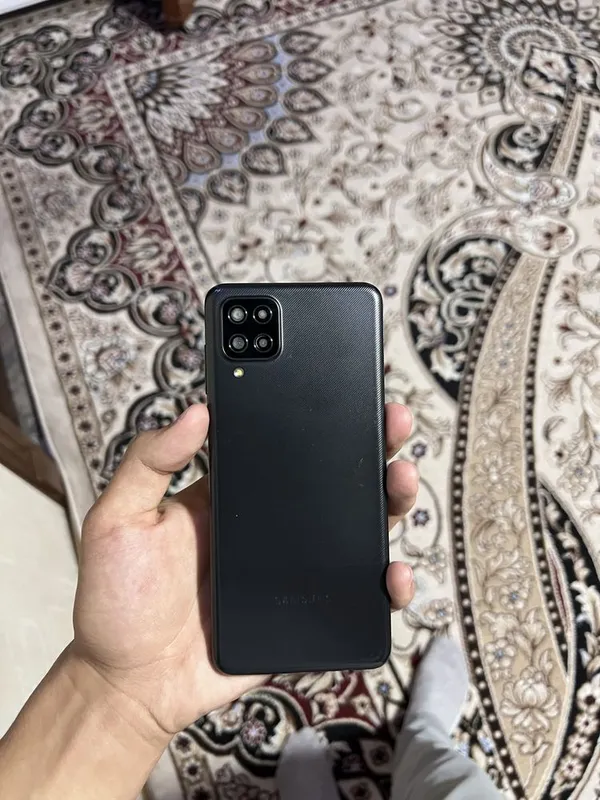 Telefon A 12 sotiladi