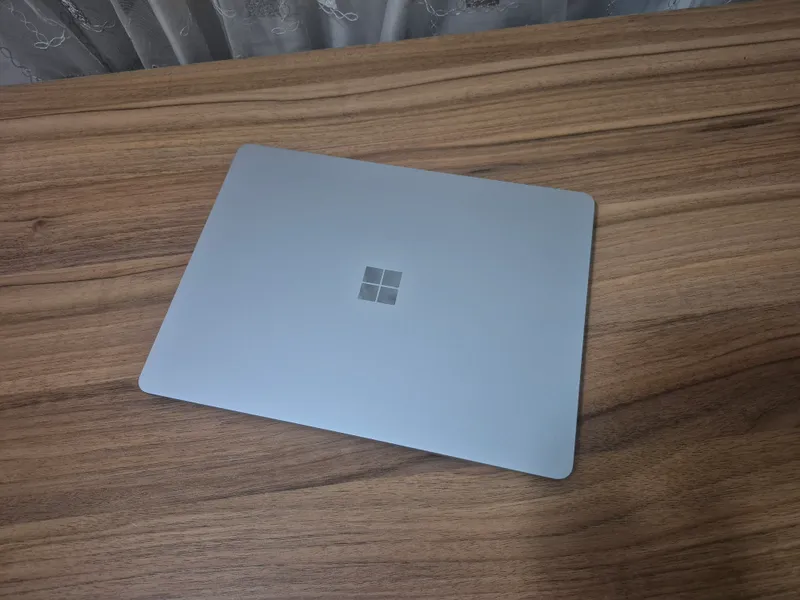 Microsoft Surface Laptop 1st Edition — фото 1