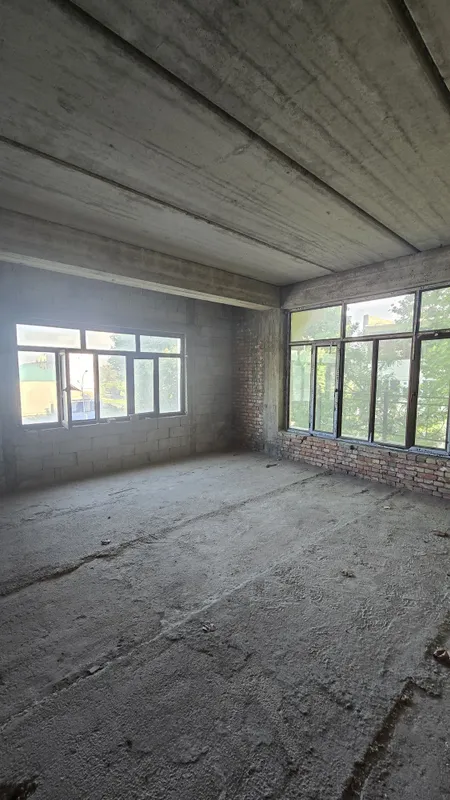 Квартира 4 комнатная + мансарт 170 м²