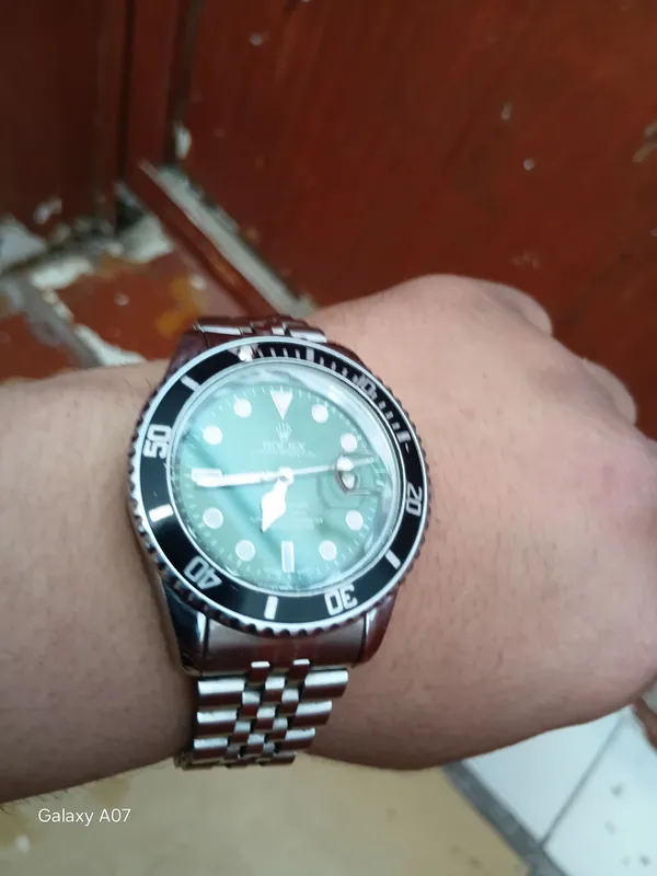 Rolex soat sotiladi 150 000 kelshamiz