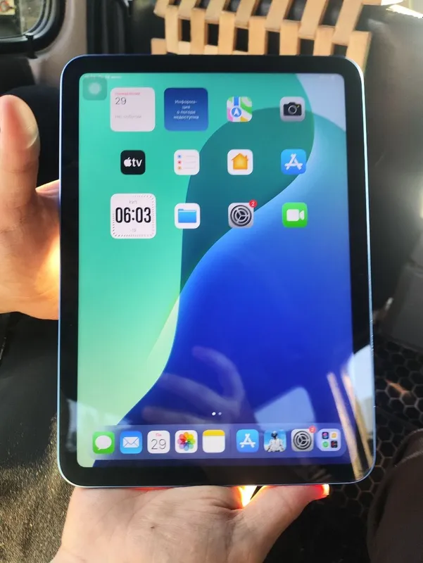 Ipad  pro 14 , 10 th generation  64 Gb 90% yomks 3