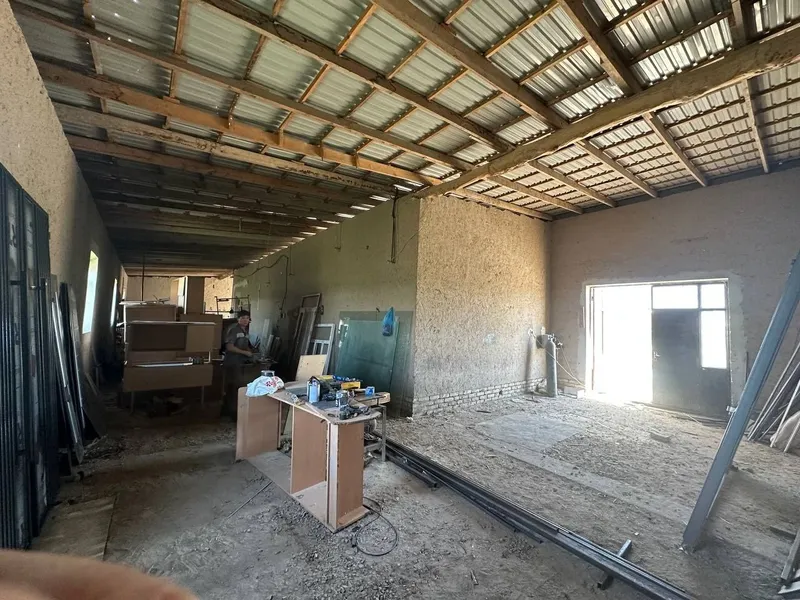 Noturar bino sotiladi,240 m² 5 Noturar bino sotiladi,240 m² 5