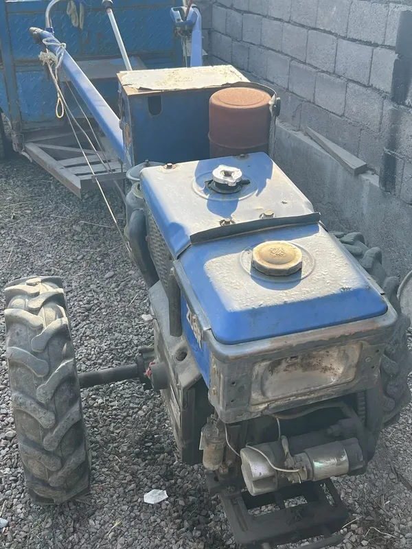 Mini traktor Zubr 15 ot kuchi sotiladi 2021 yil olingan 2