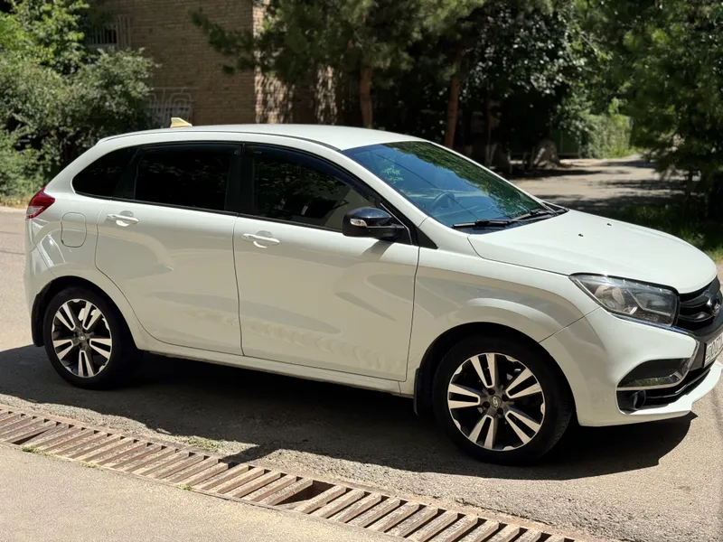 Lada Xray 1.8L 2019 avtomat — фото 1