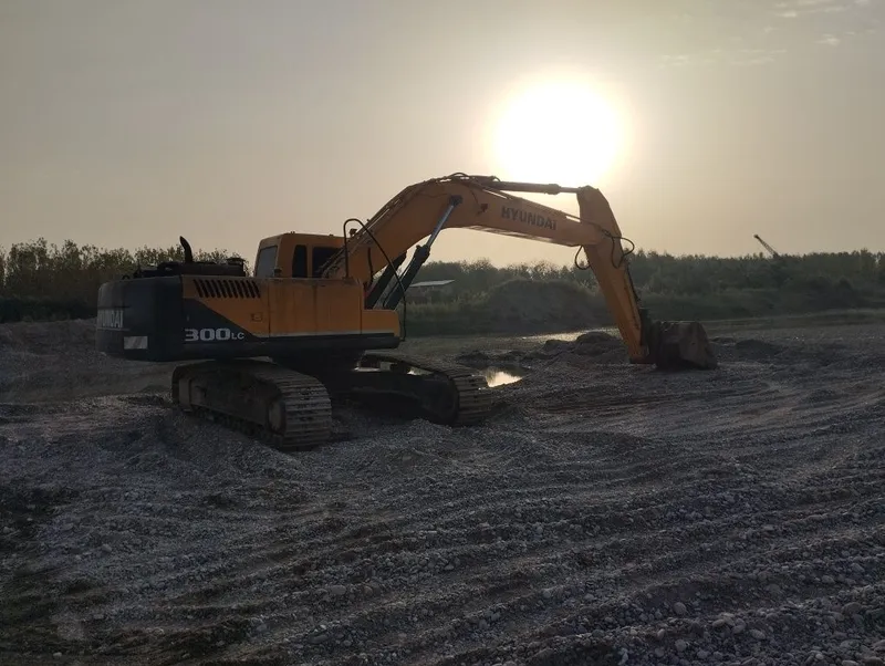 Hyundai 3000 excavator 2 Hyundai 3000 excavator 2