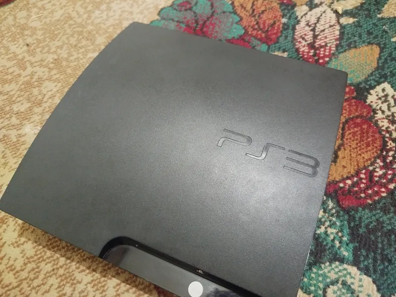 PS3 120GB 4TA ISHLEDIGAN YANA 7TA BUZUQ PULT BOR