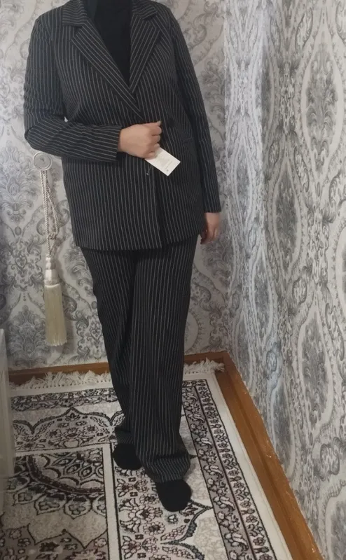 ayollar uchun kastyum shim yangi kiyilmagan 2