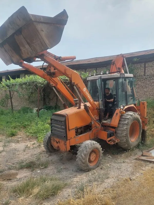 Сдаётся в аренду экскаватор-погрузчик HITACHI 1 Сдаётся в аренду экскаватор-погрузчик HITACHI 1