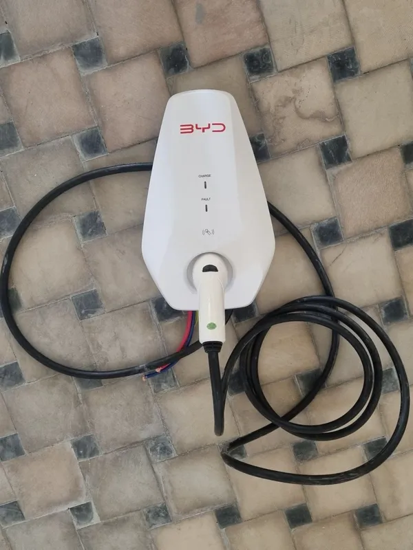 BYD 7 kVtli elektr avtomobillar uchun original zaryadlash stansiyasi. 1
