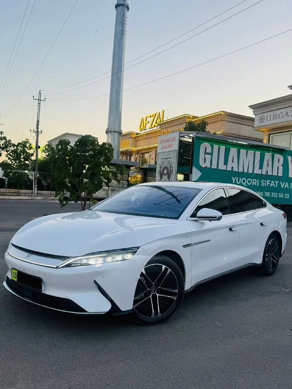 BYD Han full toza 30 min km yurgan sotiladi 1 BYD Han full toza 30 min km yurgan sotiladi 1