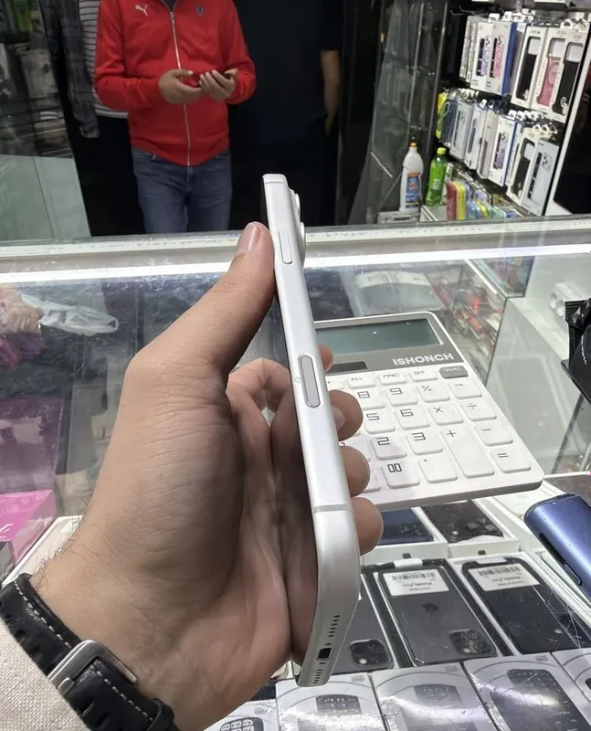 iPhone 17 Pro Max 4